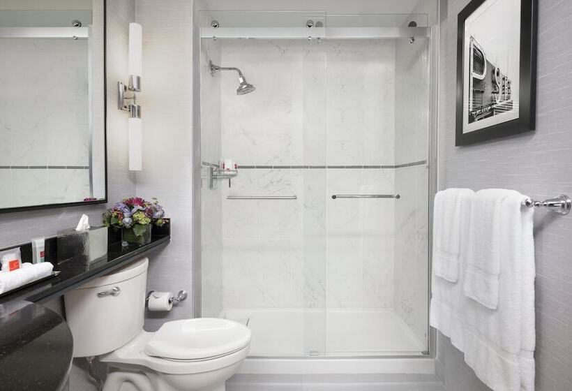 Номер Премиум, Loews Philadelphia