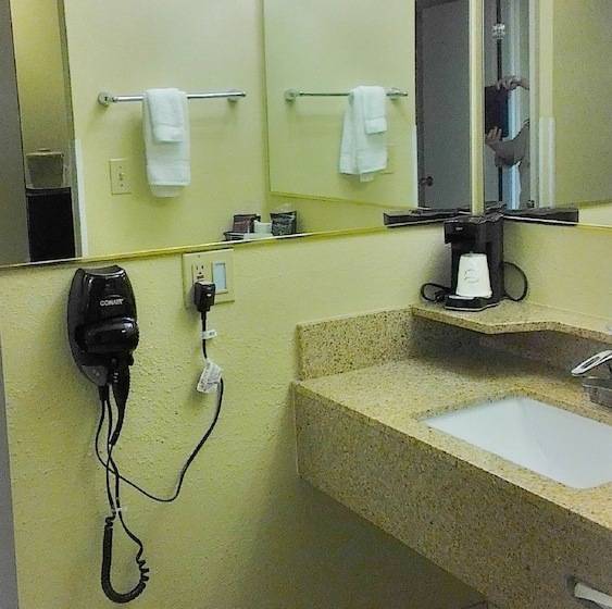 スイート, Quality Inn & Suites Greenfield I70