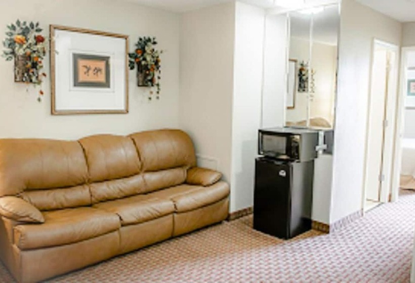 スイート, Quality Inn & Suites Greenfield I70