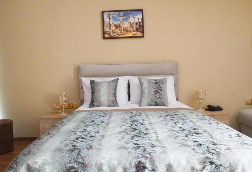 Номер Стандарт Трехместный, Golden Palms Guest House & Cafe