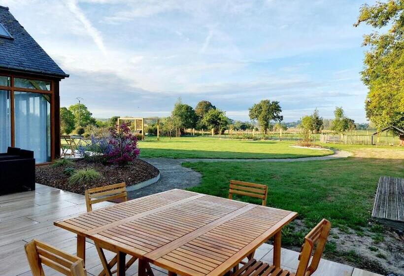 Номер Стандарт Вид на Сад, Chambres D Hôtes Chez L Habitant   Bed& Breakfast Homestay