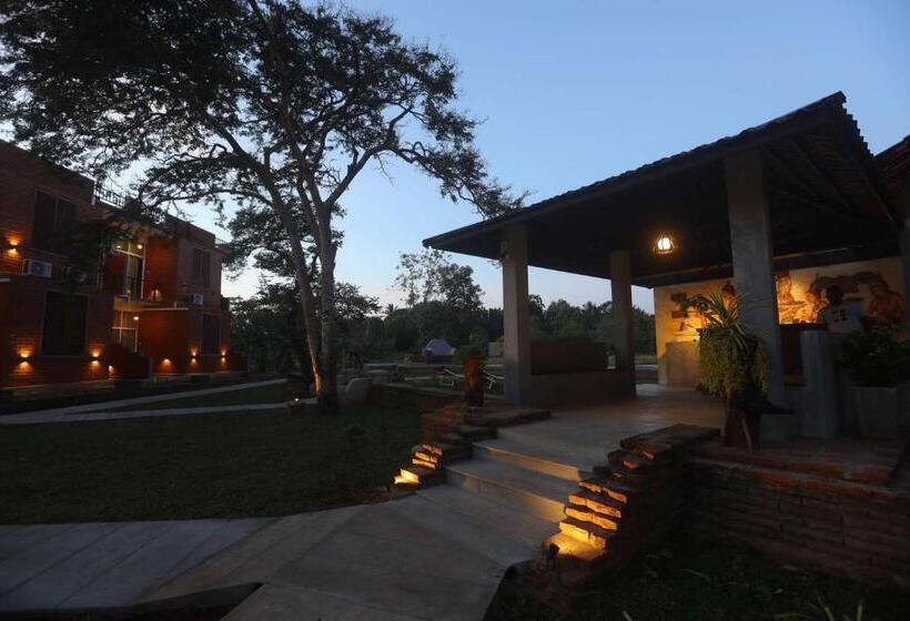 اتاق لوکس, Monaara Leisure   Anuradhapura