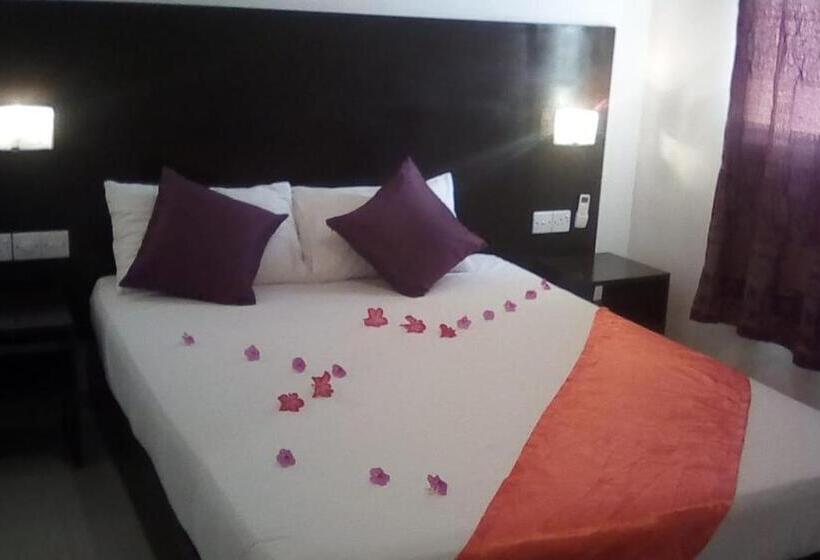 Номер Стандарт Трехместный, Aqua House Hotel Yala