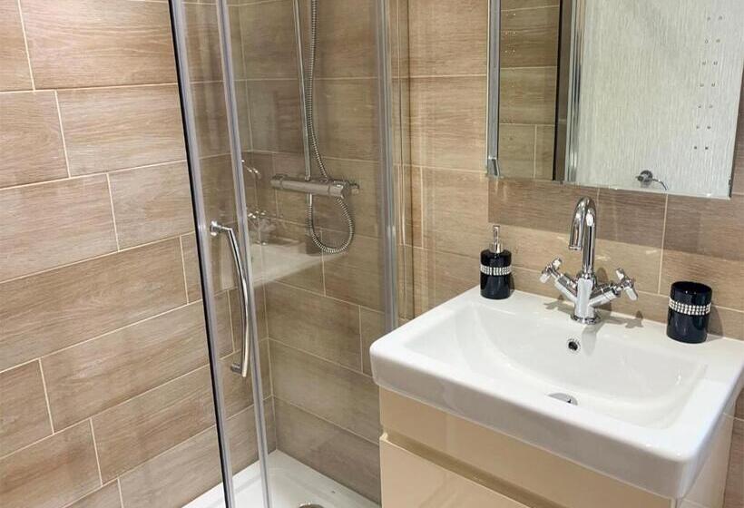 Дом 2 Спальни, Badgers Retreat Holiday Park