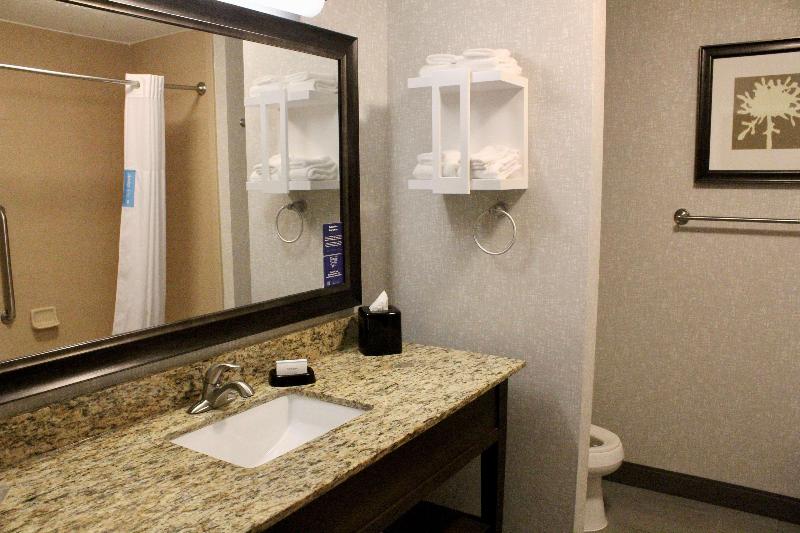 اتاق استاندارد با تخت بزرگ, Westfields Marriott Washington Dulles