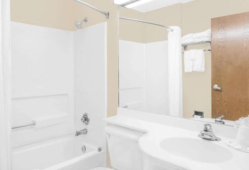 Люкс, Microtel Inn & Suites By Wyndham Franklin