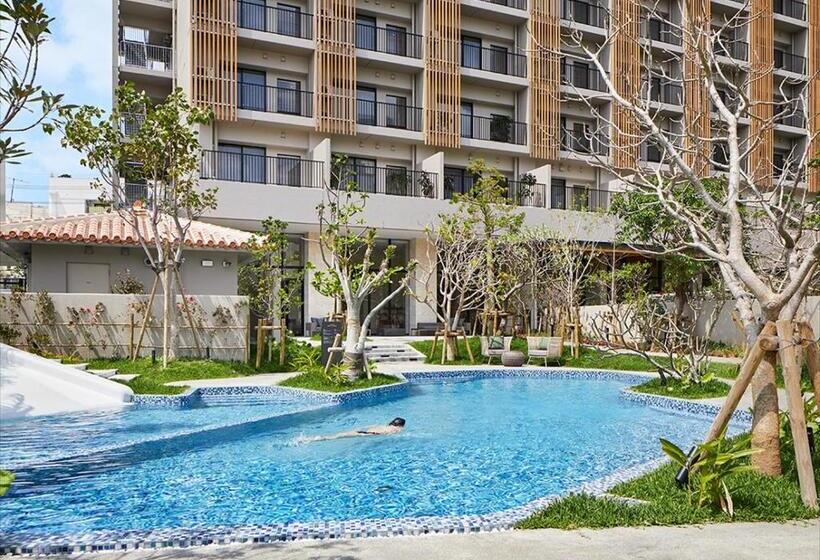 غرفة قياسية, Strata Naha