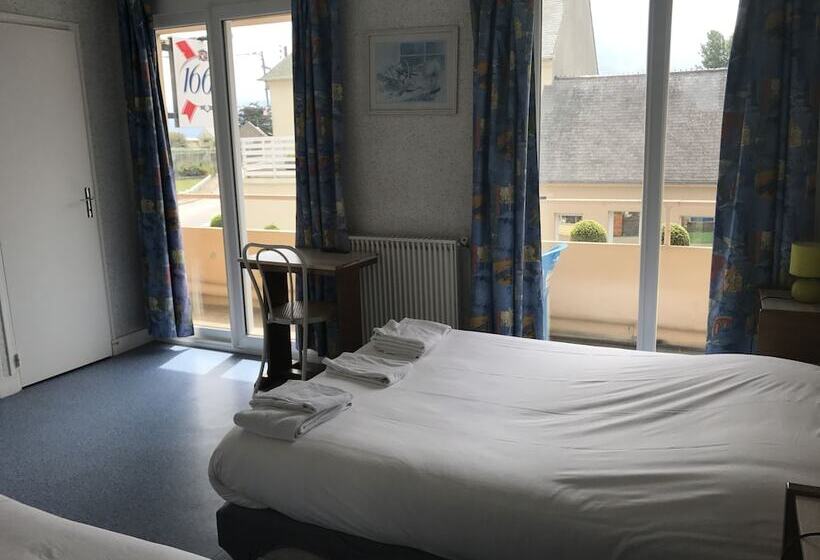 Трехместный Номер Стандарт с Балконом, Hôtel De La Plage