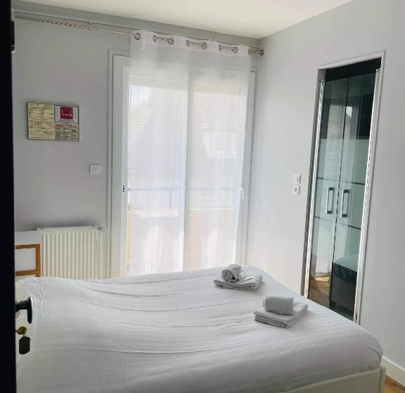 Номер Стандарт Вид на Море с Балконом, Hôtel De La Plage