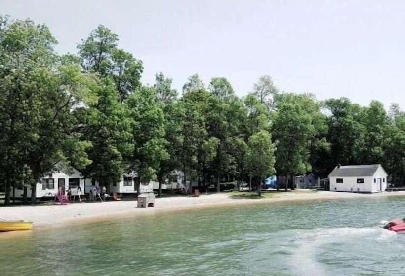 Кровать в Многоместном Номере с Общей Ванной, Hills Point Resort