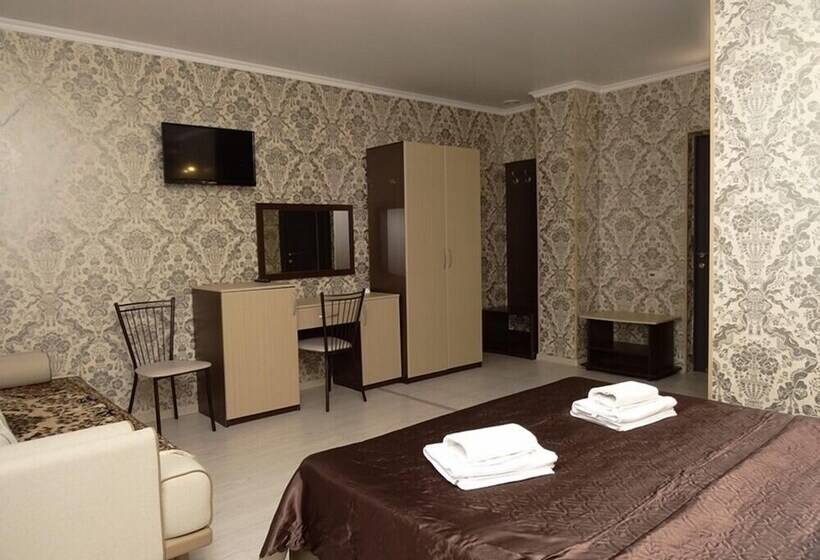 Номер Стандарт Трехместный, Guest House Amur