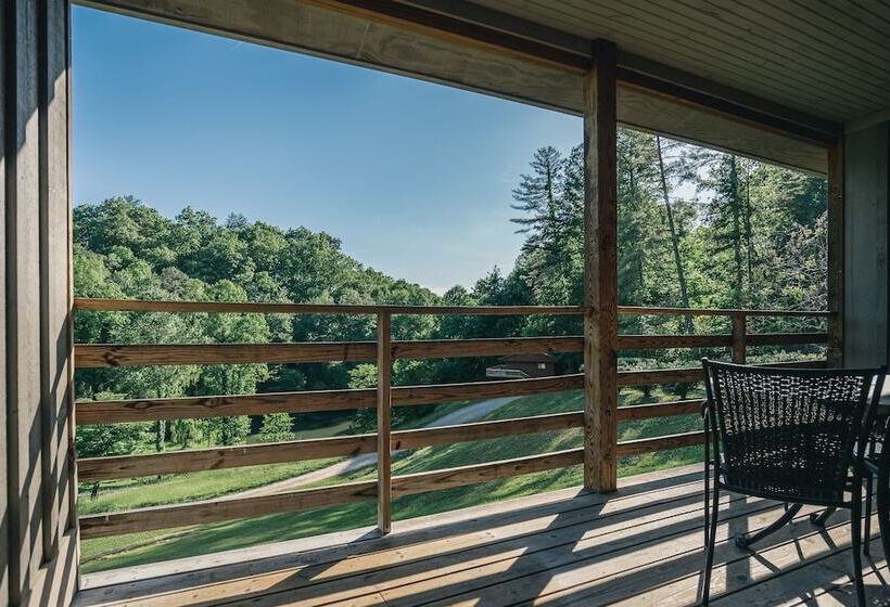 프리미엄 스위트, Nantahala Village