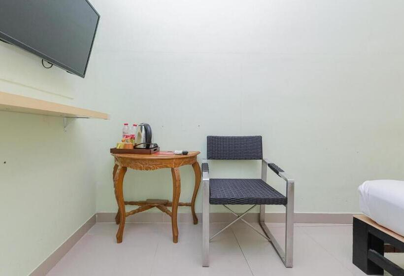 Номер Стандарт, Reddoorz Near Alun Alun Madiun