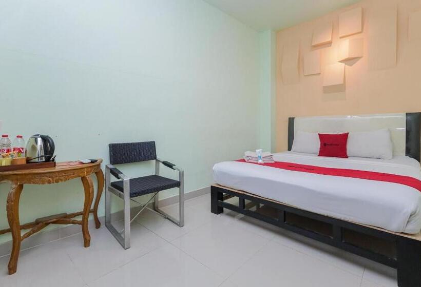 Номер Стандарт, Reddoorz Near Alun Alun Madiun