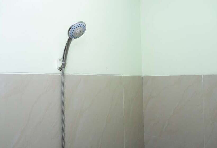 Номер Стандарт, Reddoorz Near Alun Alun Madiun