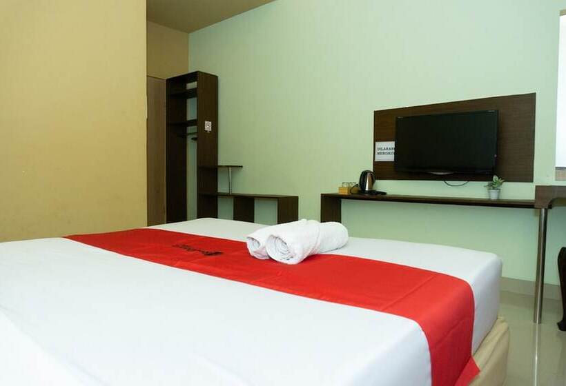 Номер Стандарт, Reddoorz Near Alun Alun Madiun