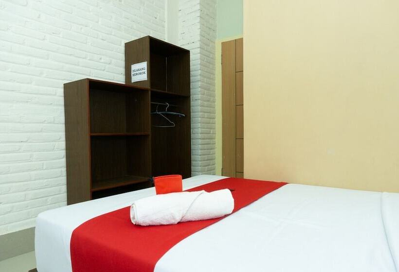 Номер Стандарт, Reddoorz Near Alun Alun Madiun