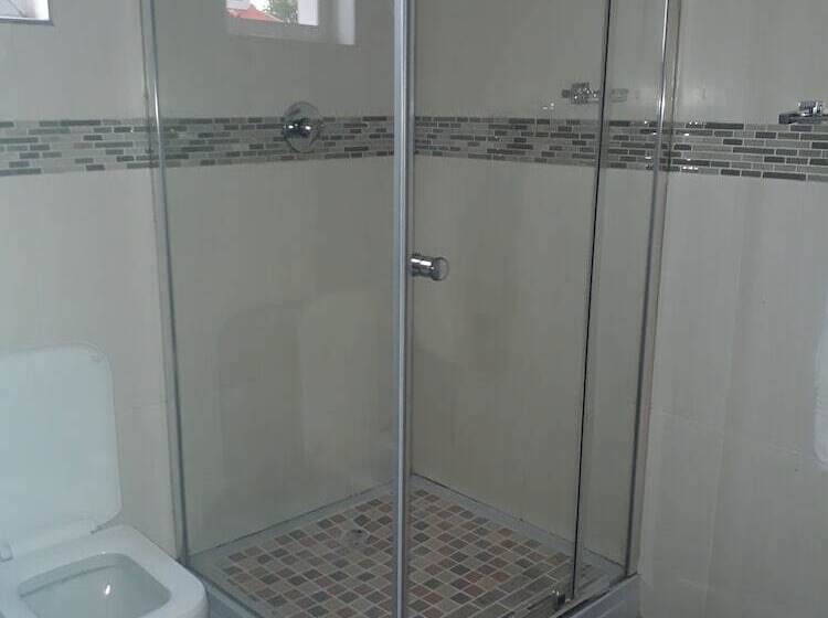 Quarto Estandar, Cyrildene Lodge