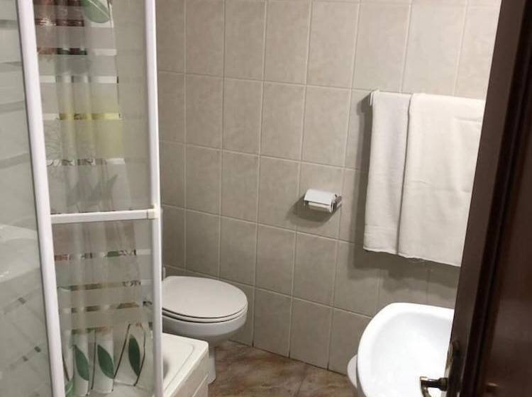 Номер Стандарт, Hostal Hermanos Sánchez