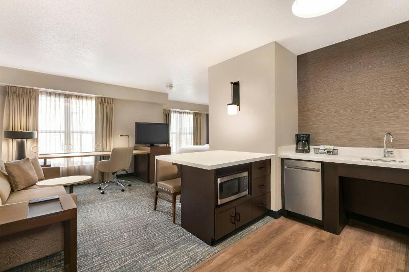 キングサイズベッドのスタンダードルーム, Doubletree By Hilton Hotel Vancouver