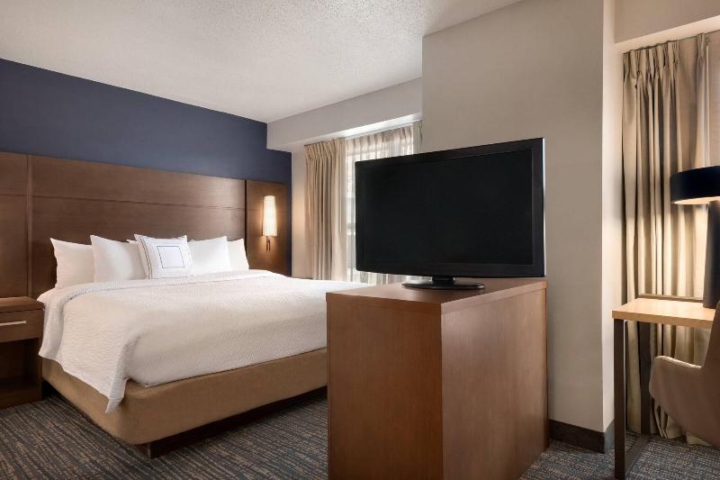 キングサイズベッドのスタンダードルーム, Doubletree By Hilton Hotel Vancouver