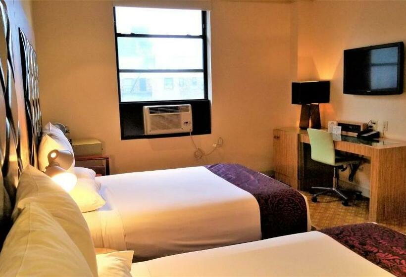 اتاق کلاس بیزنس, Night Hotel Broadway