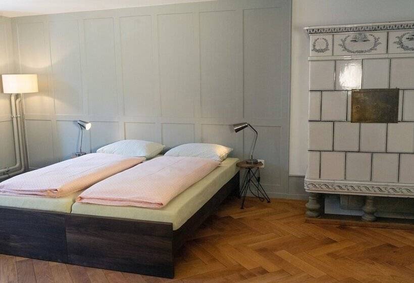 Номер Стандарт, Schloss Burgdorf Youth Hostel