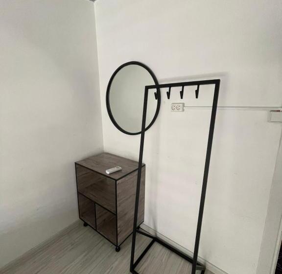اتاق اکونومی, Hostelpoint