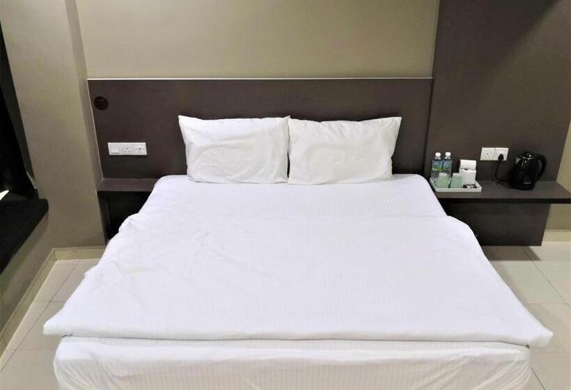 اتاق لوکس با تخت بزرگ, Tropika Garden Hotel Kulai