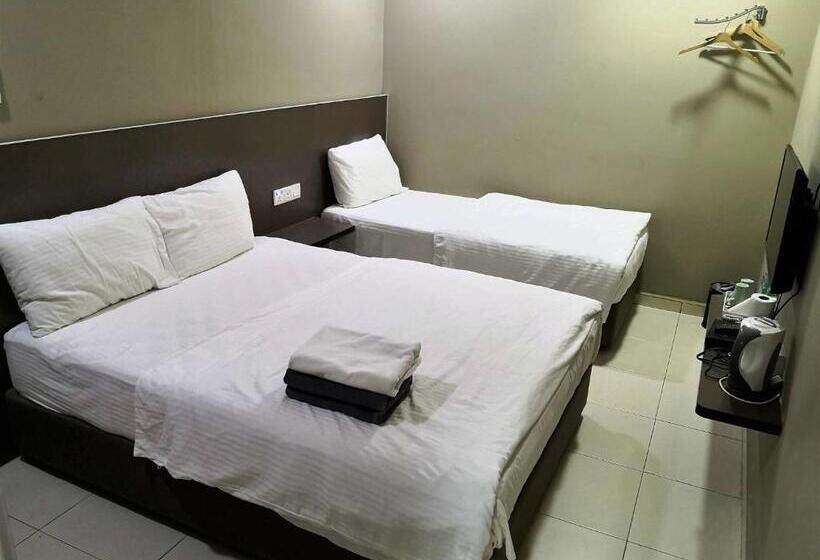 اتاق استاندارد سه نفره, Tropika Garden Hotel Kulai