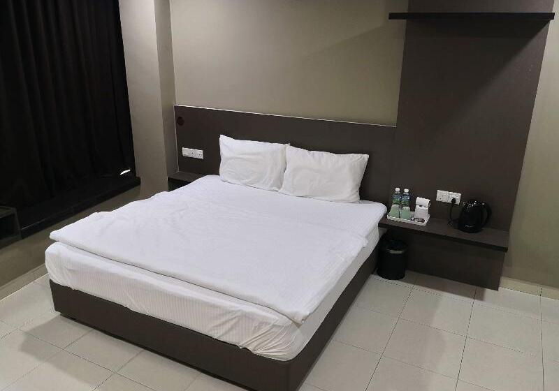 اتاق لوکس با تخت بزرگ, Tropika Garden Hotel Kulai