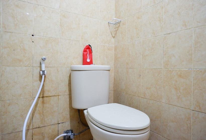 Номер Стандарт, Reddoorz Plus At Hotel Srikandi Kendari