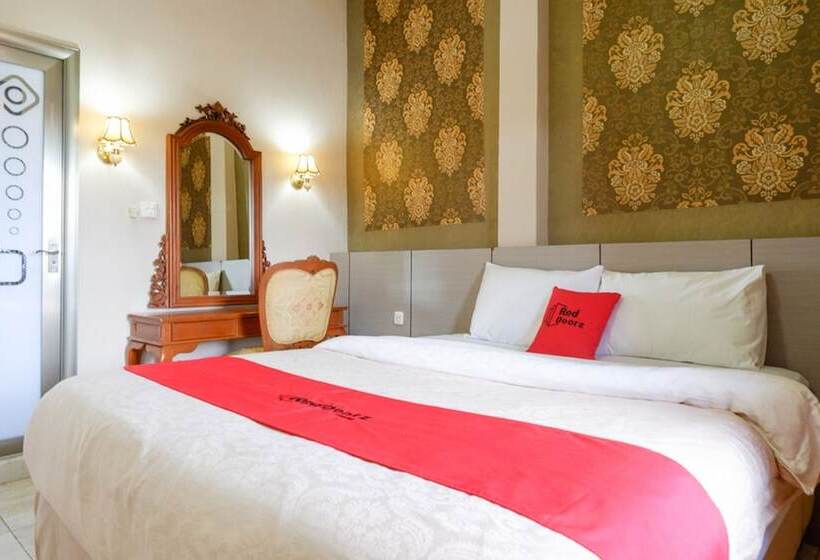 Номер Deluxe, Reddoorz Plus At Hotel Srikandi Kendari