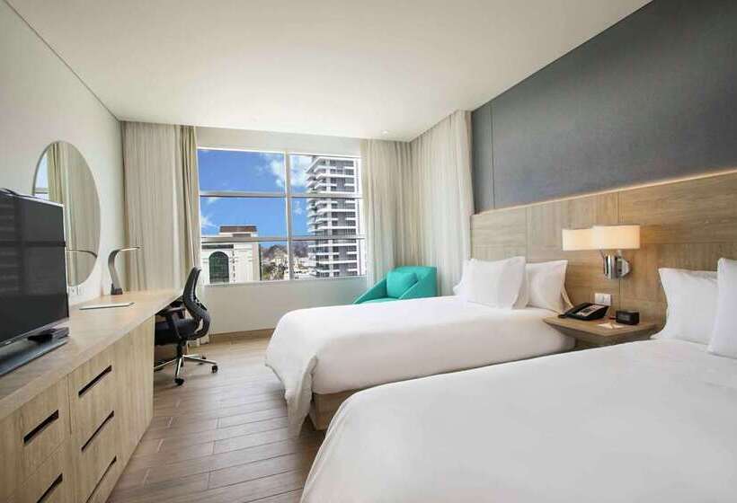Quarto Estandar 2 Camas Casal, Alba, Tapestry Collection By Hilton