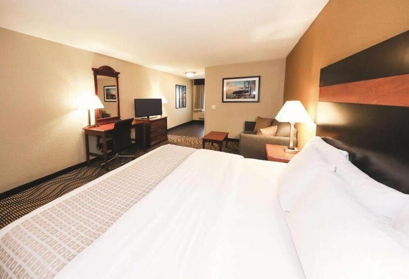 Номер Deluxe Кровать Кинг, La Quinta Inn By Wyndham Sandusky Near Cedar Point