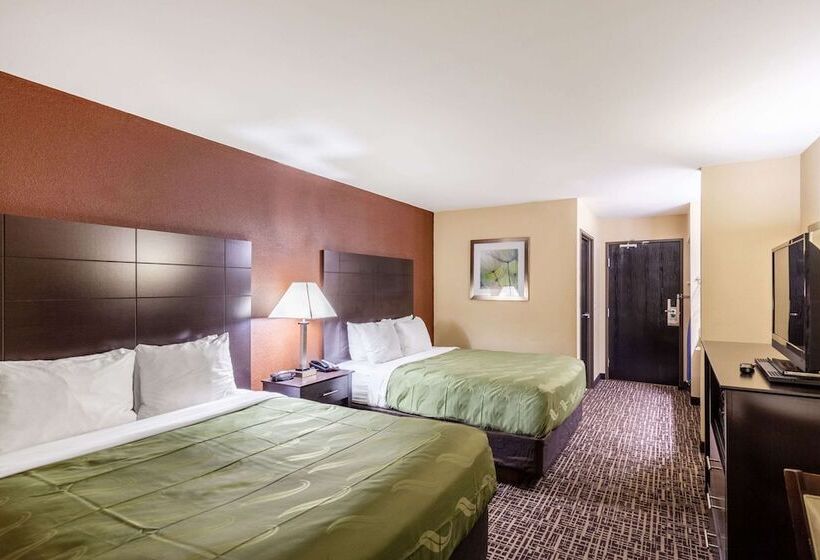 Suite, Quality Inn & Suites Caseyville  St. Louis