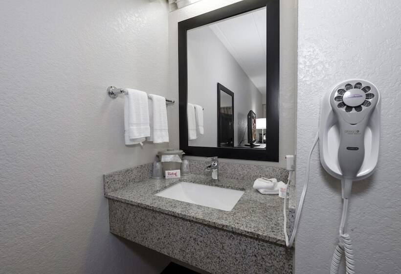 Номер Стандарт 2 Двуспальные Кровати, Red Roof Inn Danville, Pa