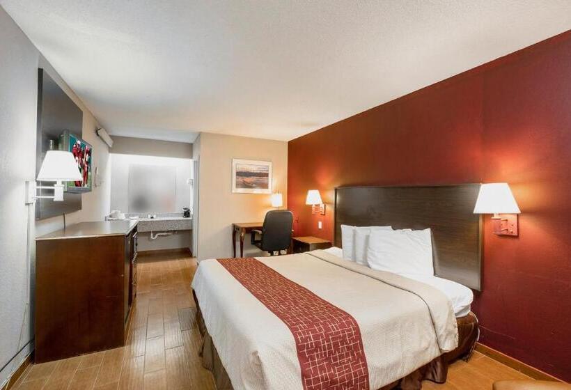 חדר סופריור עם מיטת קינג, Red Roof Inn Jackson Downtown  Fairgrounds