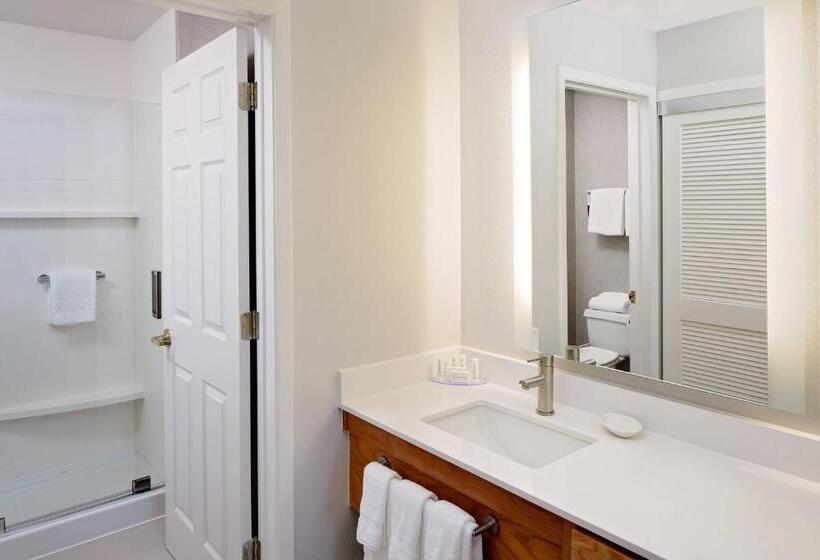 스위트, Residence Inn Arlington