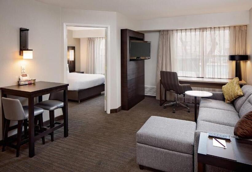 스위트, Residence Inn Arlington