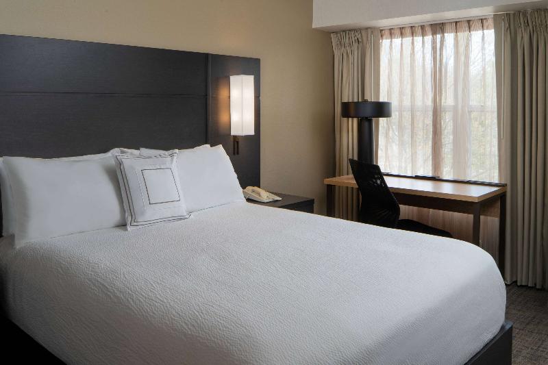 장애인을 위한 스위트, Sonesta Es Suites Fairfax Fair Lakes