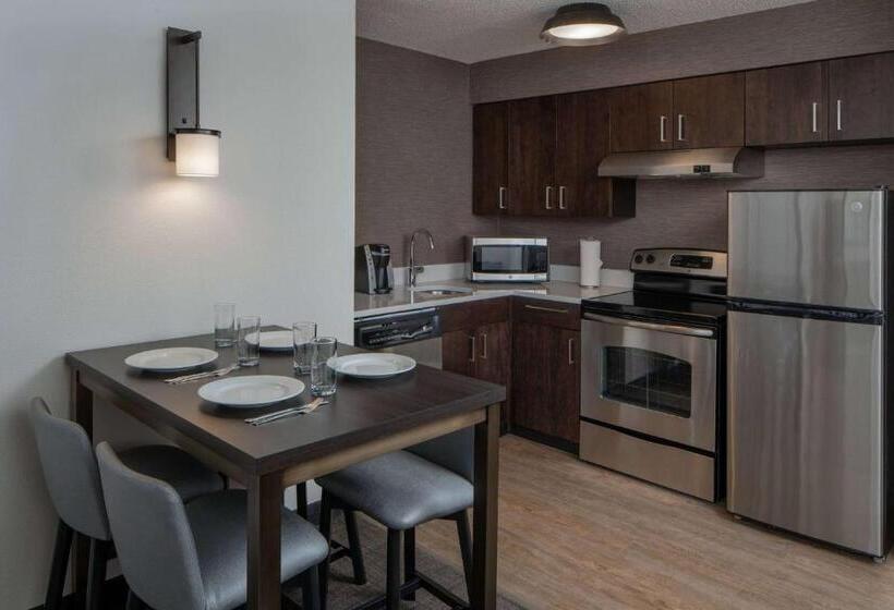 장애인을 위한 스위트, Sonesta Es Suites Fairfax Fair Lakes