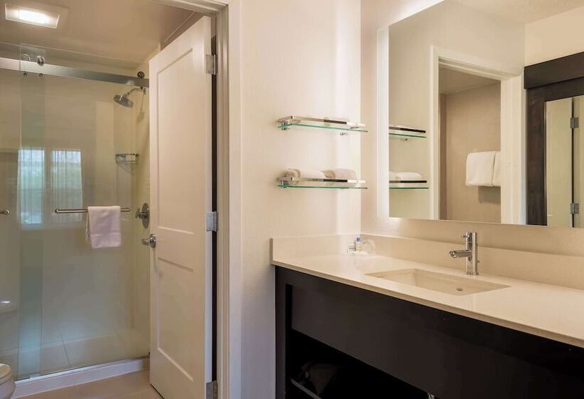 스위트, Sonesta Es Suites Parsippany Morris Plains