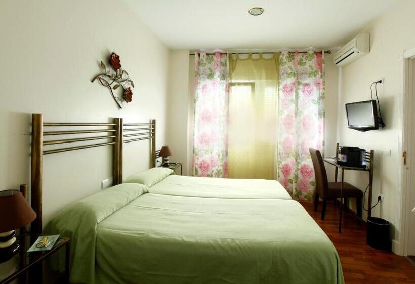 スーペリアールーム, Hostal Paris