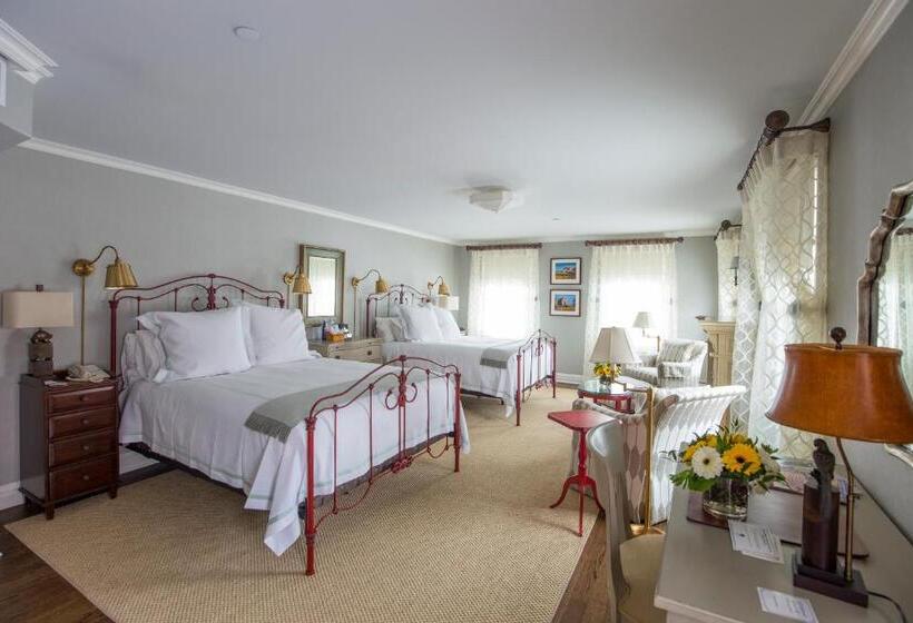 Четырехместный Номер Стандарт с Балконом, Saybrook Point Resort & Marina