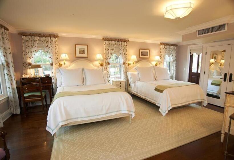 Четырехместный Номер Стандарт Вид на Сад, Saybrook Point Resort & Marina