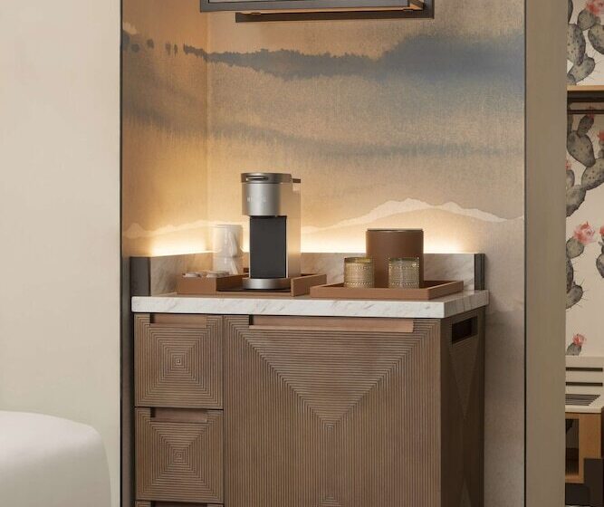 Люкс, The Scottsdale Resort & Spa, Curio Collection By Hilton
