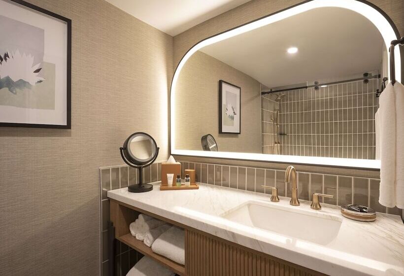 Номер Стандарт Двуспальная Кровать Адаптированный для Инвалидов, The Scottsdale Resort & Spa, Curio Collection By Hilton