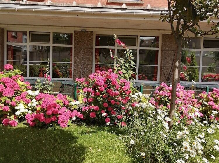 Студия Стандарт, Hôtel Les Jardins Dunkerque Center