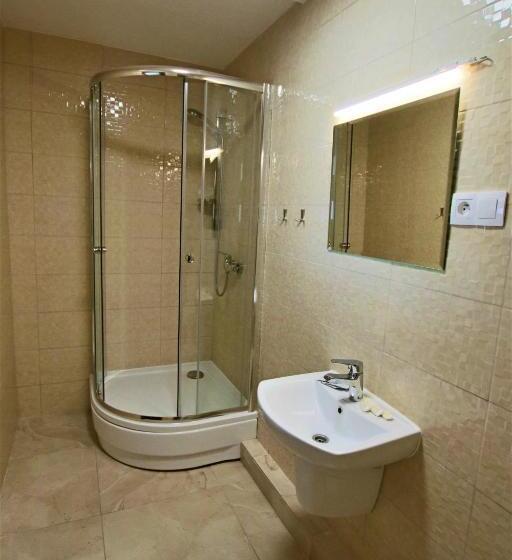 اتاق استاندارد چهار تخته, Sill